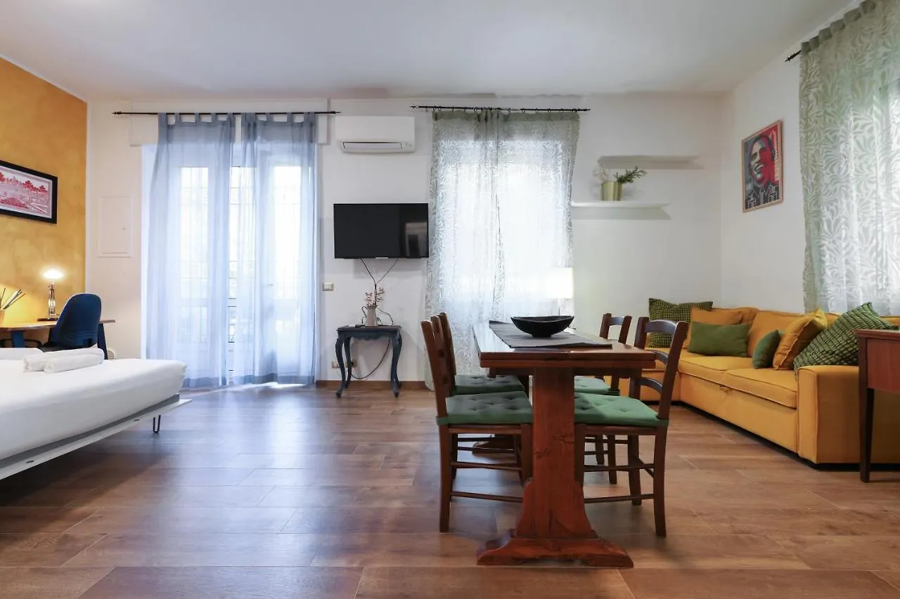 Appartamento Primopiano - Paladini Milano 0*,  Italia